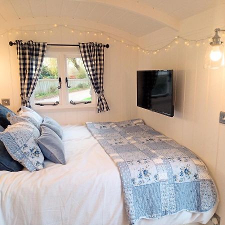 Yew Tree View Luxury Shepherd'S Hut Sturminster Newton Luaran gambar