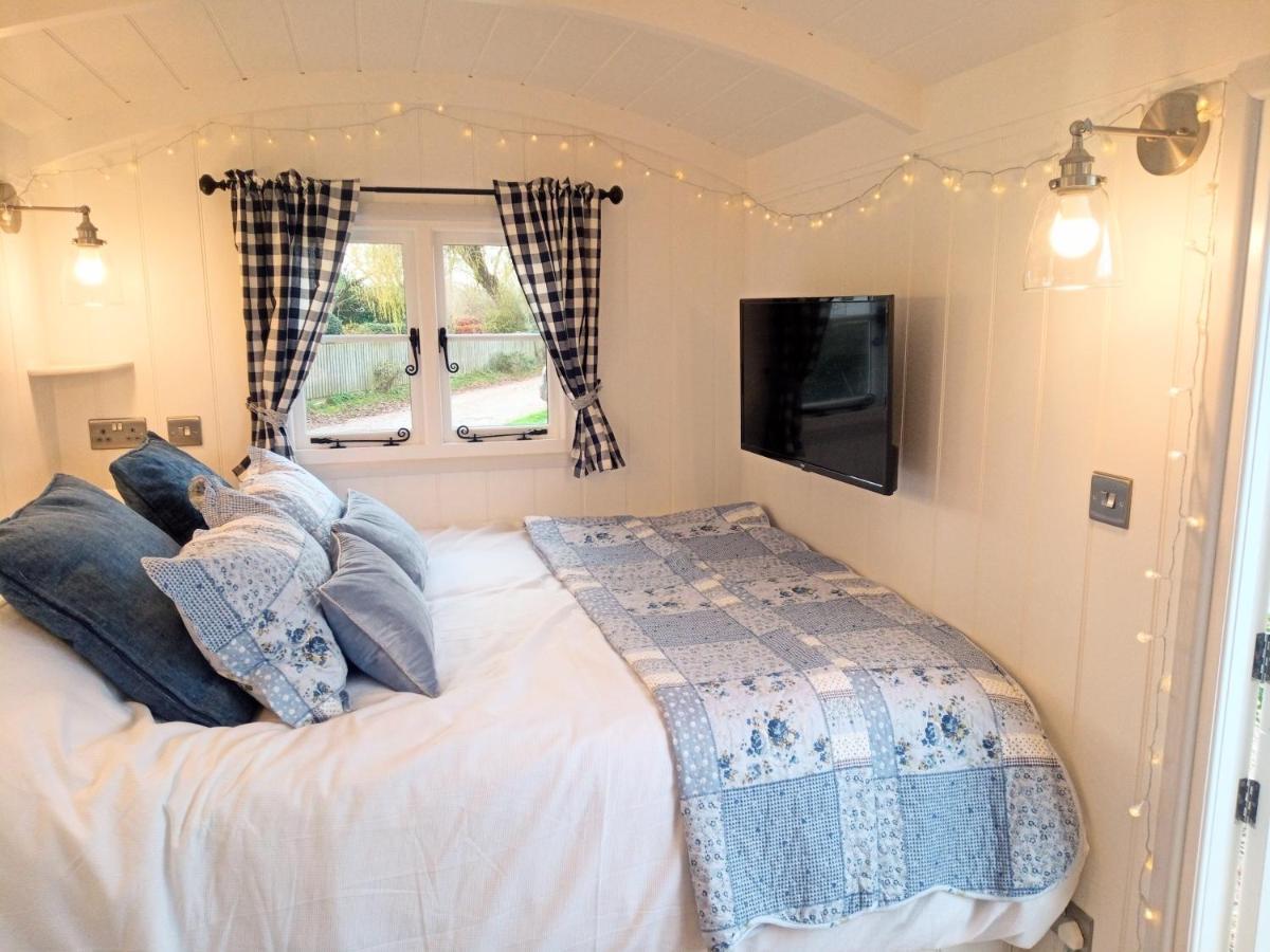 Yew Tree View Luxury Shepherd'S Hut Sturminster Newton Luaran gambar